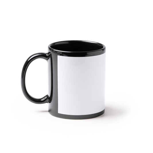 Taza de cerámica negra